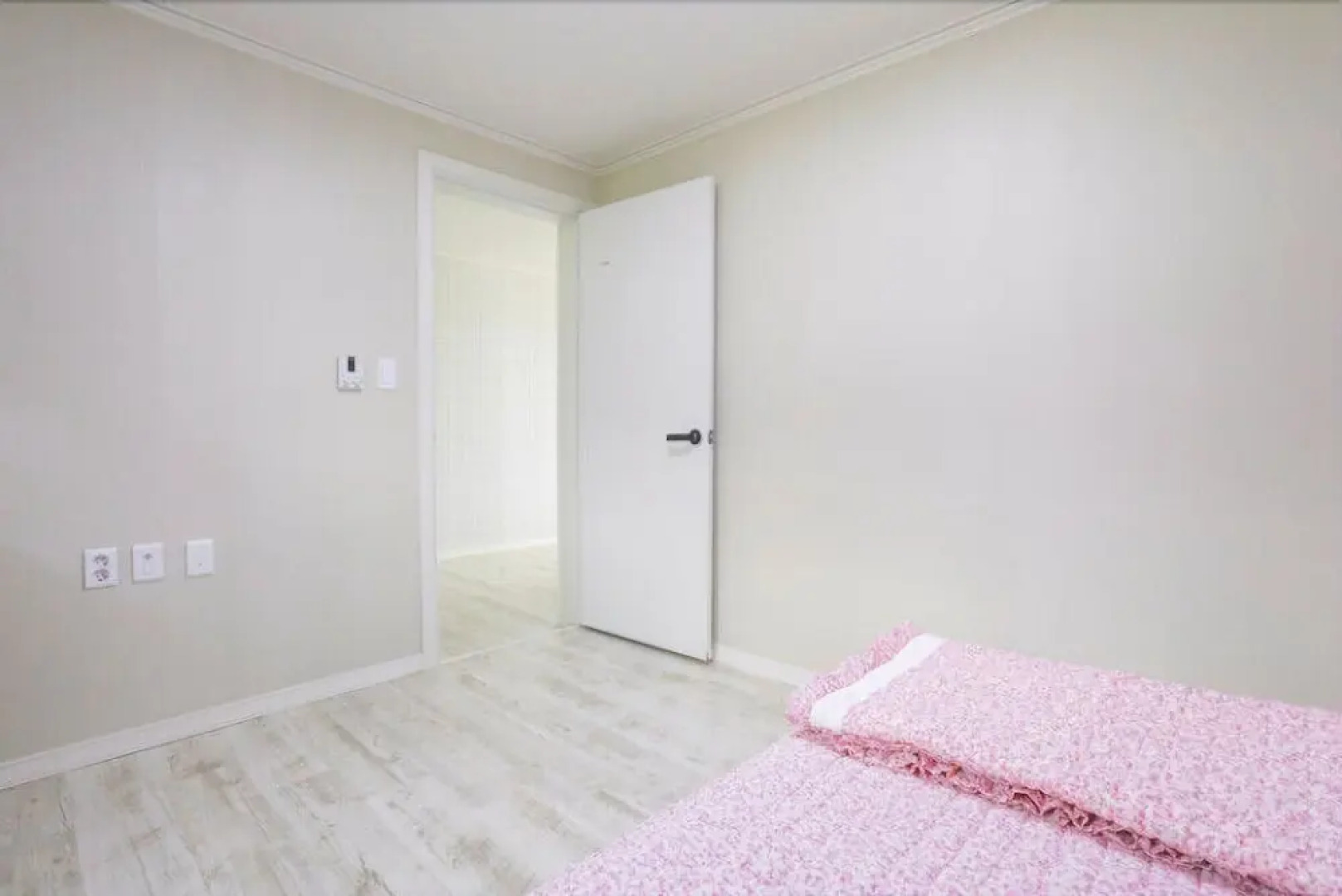 Nonsan Lake and Sunset Pension