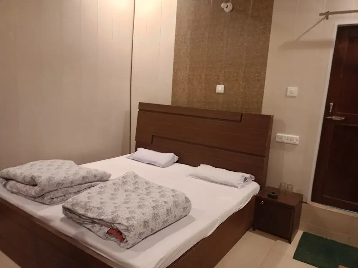 Anushri Lodge And Restaurants