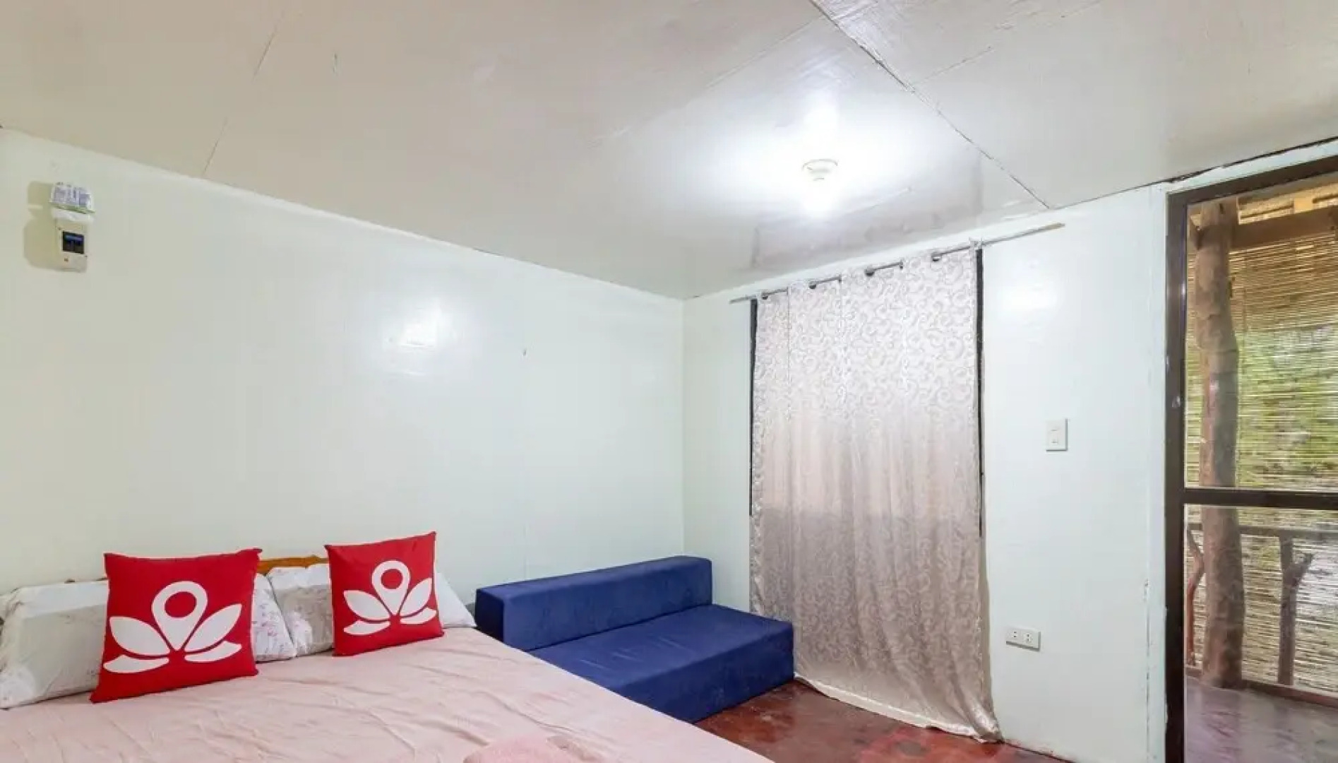 ZEN Rooms Basic Station One Siargao