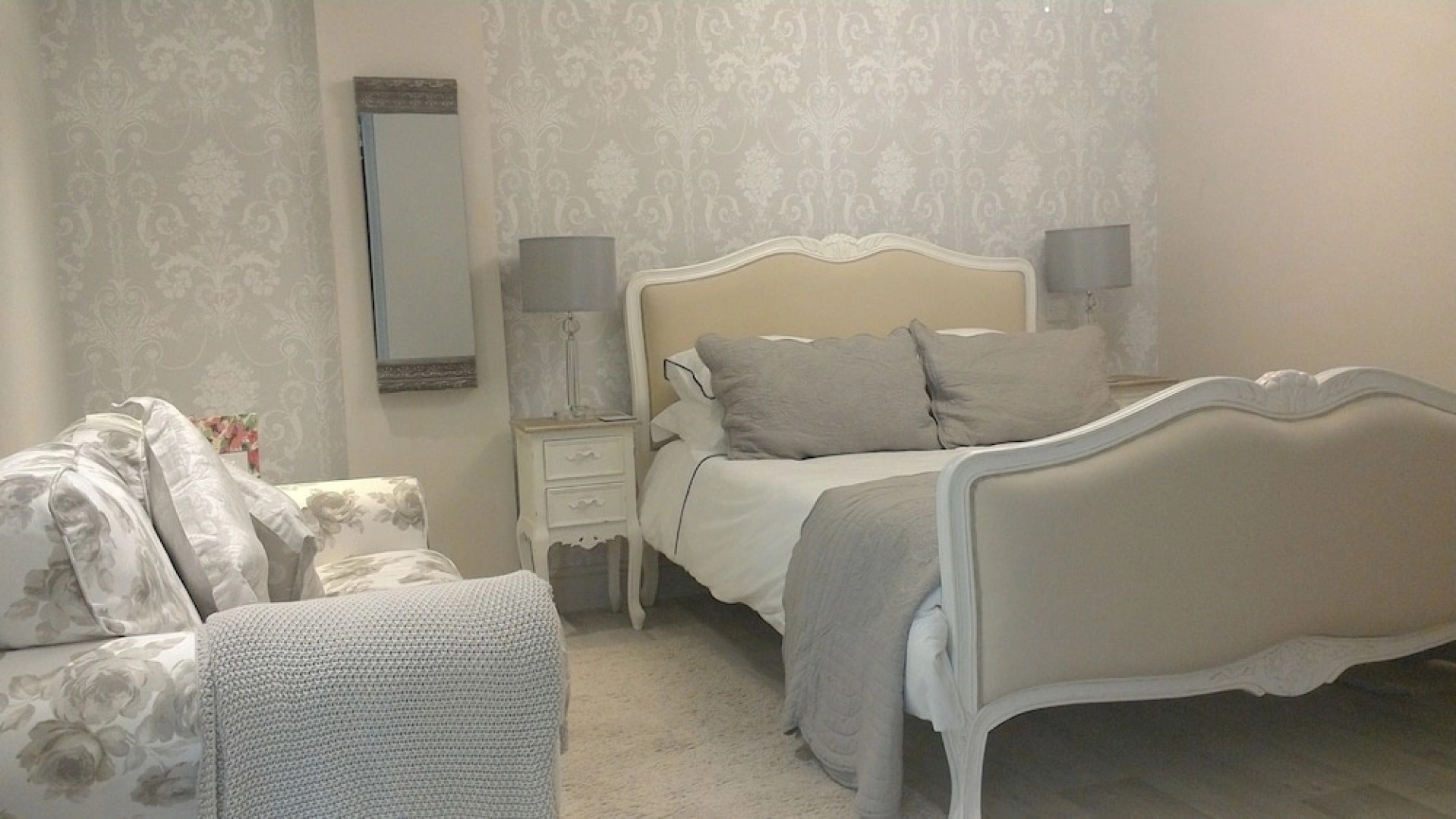 Whispering Cottages Bed and Breakfast