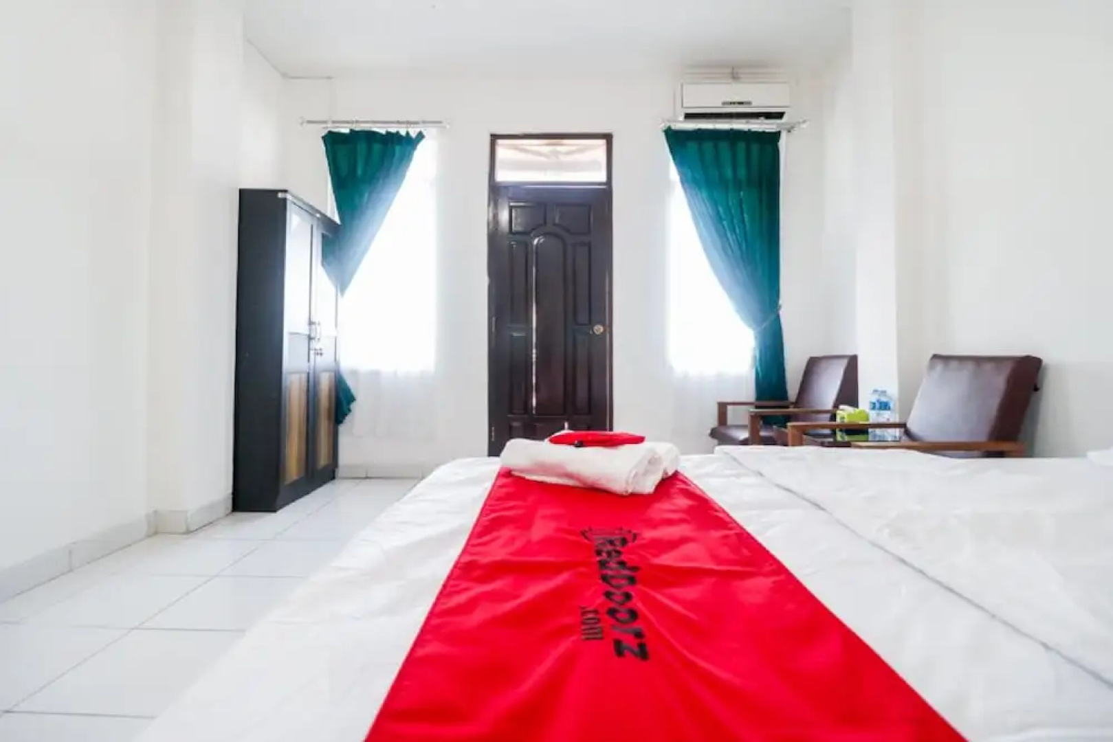 RedDoorz @ Jalan Diponegoro Lampung
