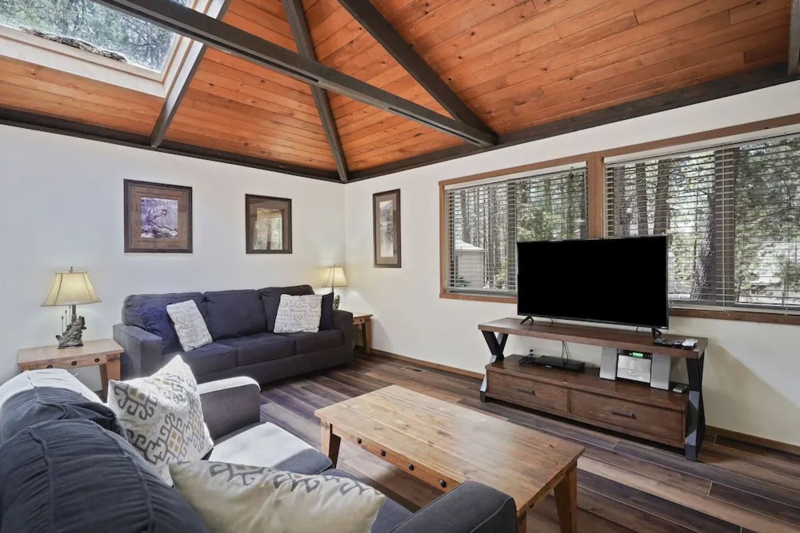 3 Killdeer Lane Pet Friendly Home 3 Minutes Walk from SHARC by RedAwning