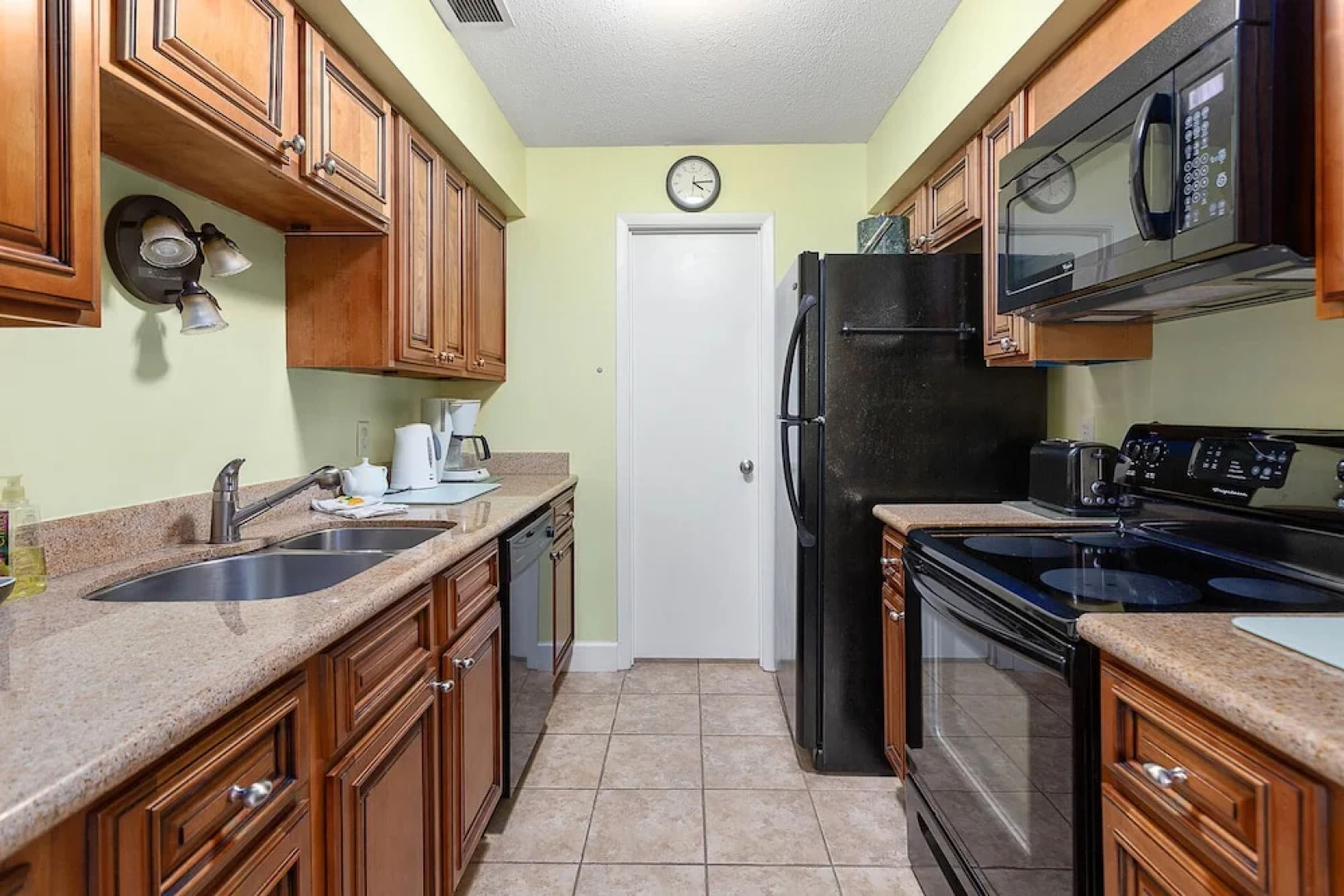 Island Retreat 2511-1 by Hodnett Cooper