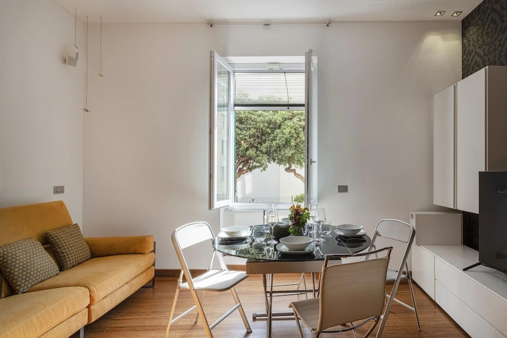 Vernazzola Family Apartment