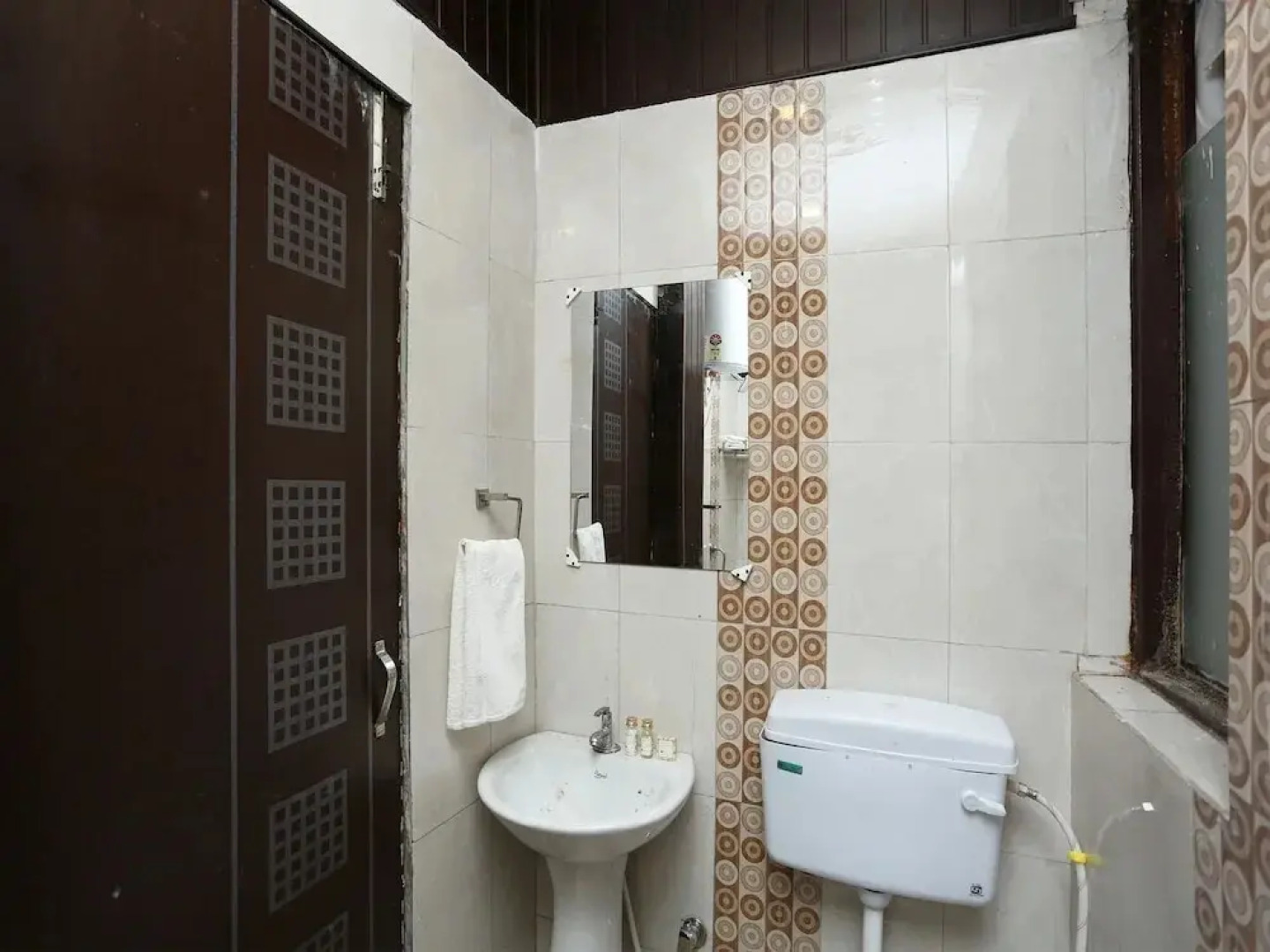 Aaryavan Resorts by OYO Rooms