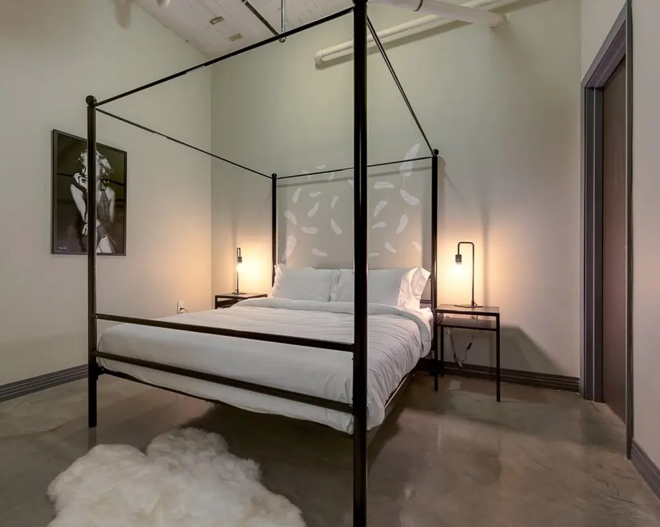 Downtown Dallas Apartments by Hosteeva