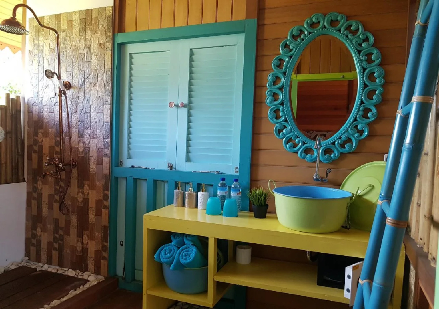 Bleu Verde i am colors