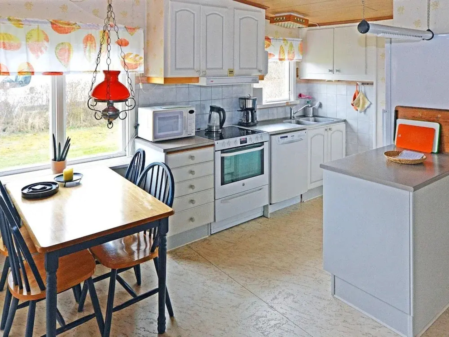 Summer Cottage Near the Beach