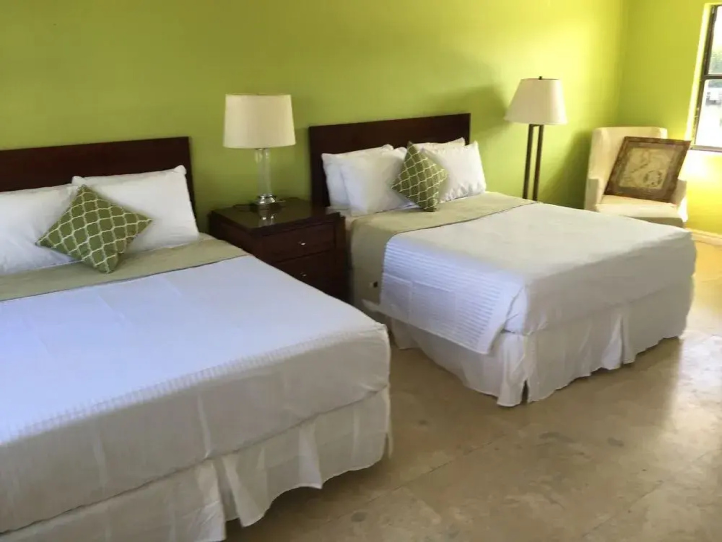 Smuggler's Cove Resort and Marina