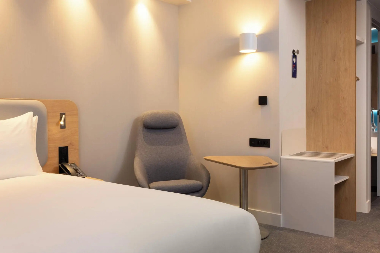 Holiday Inn Express Brussels Airport by IHG