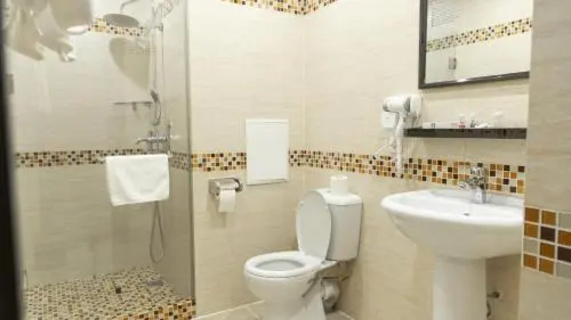 Charos Deluxe Resort & Spa