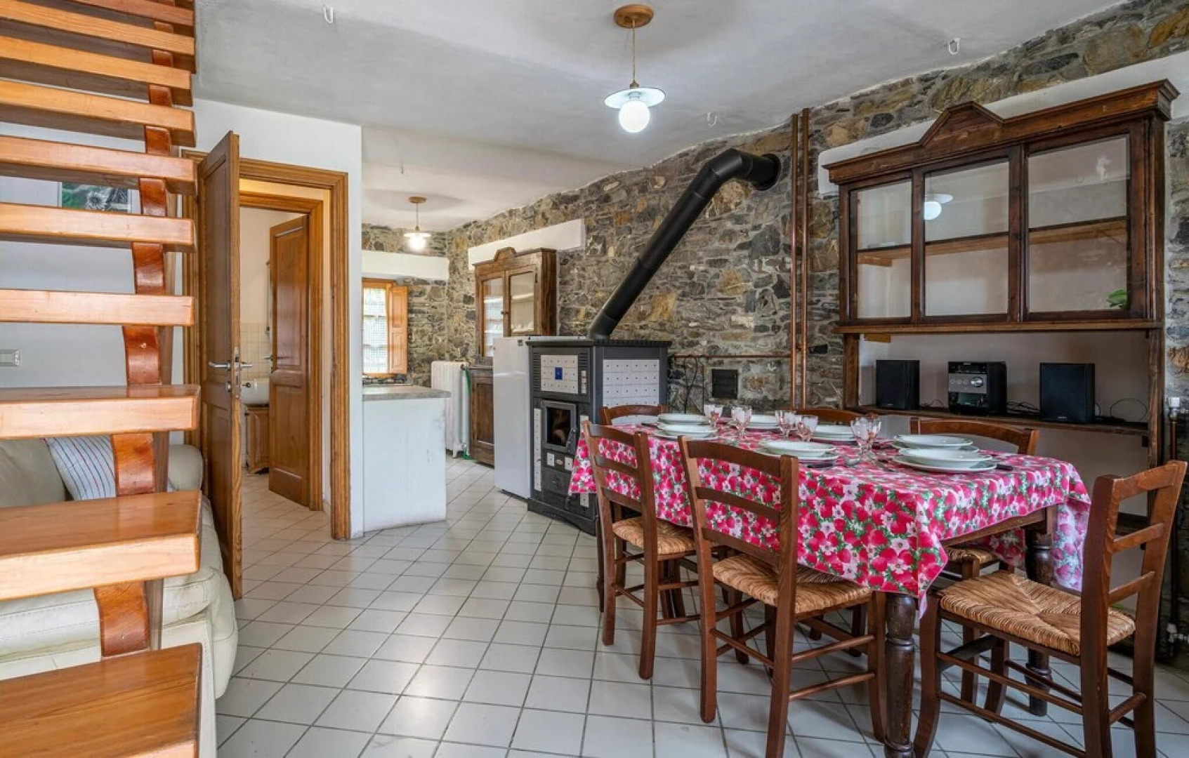 Awesome Home in Loco di Rovegno With Wifi and 4 Bedrooms
