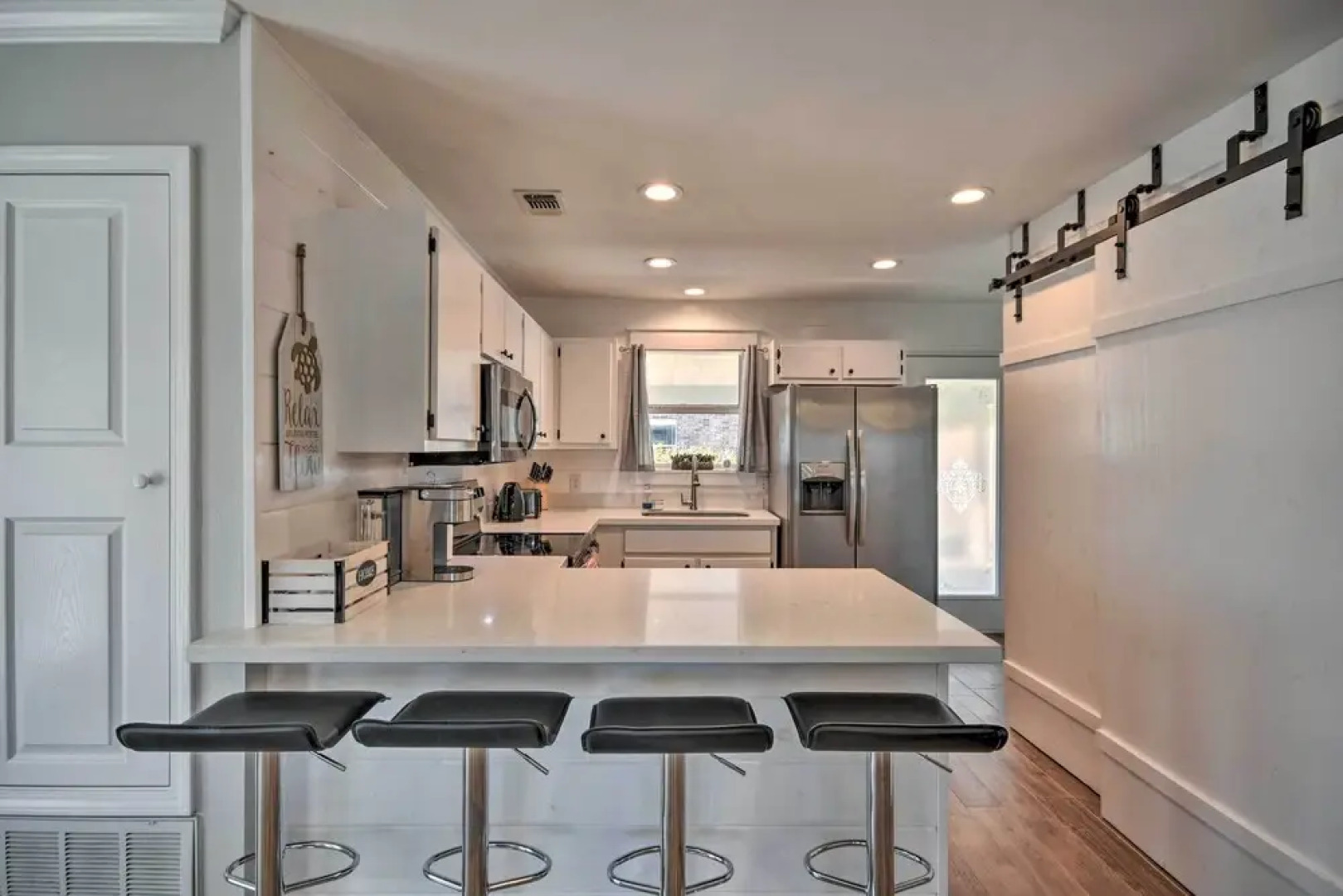 Gulf Breeze Retreat < 4 Mi to Beach Access!