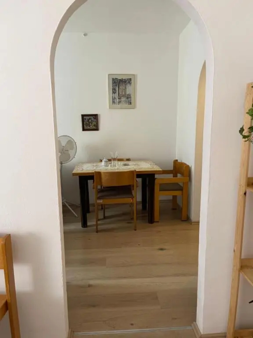 Hostel Lovely rooms in the city center of Villach, shared Bathroom, windows to corridor