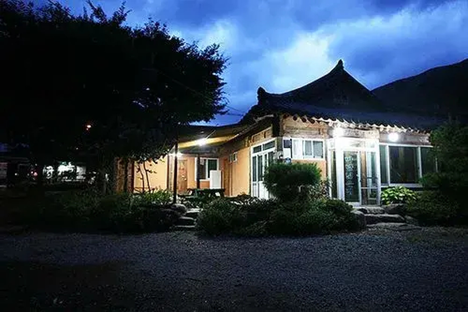 Yangsan Sound of Mountain & Sea Pension
