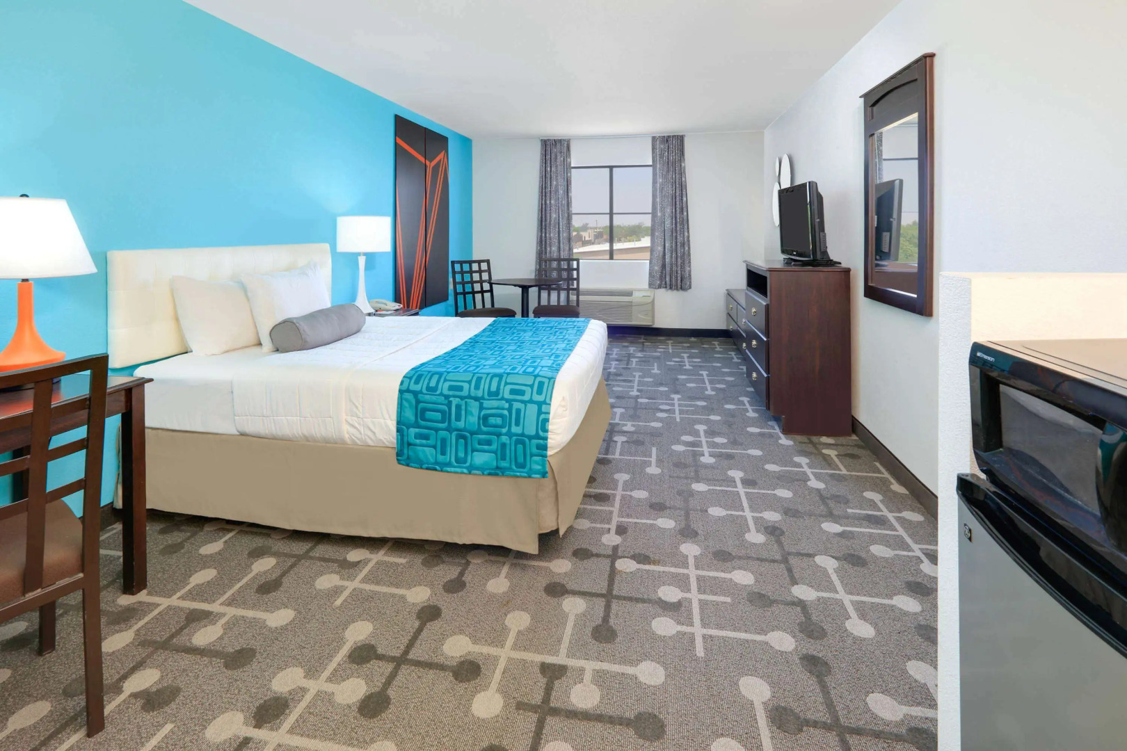 Howard Johnson by Wyndham Lubbock TX