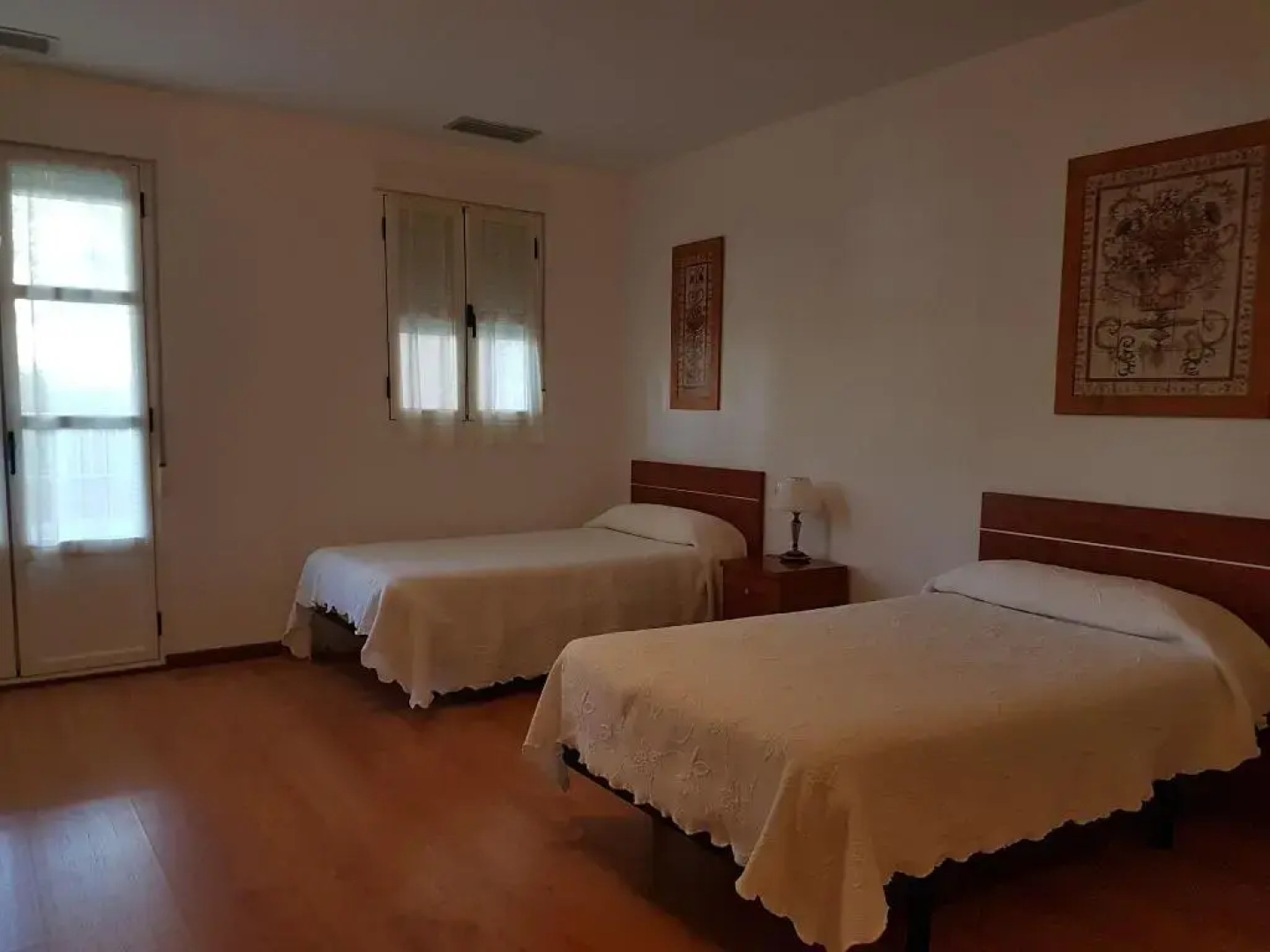 Hostal Restaurante La Charola