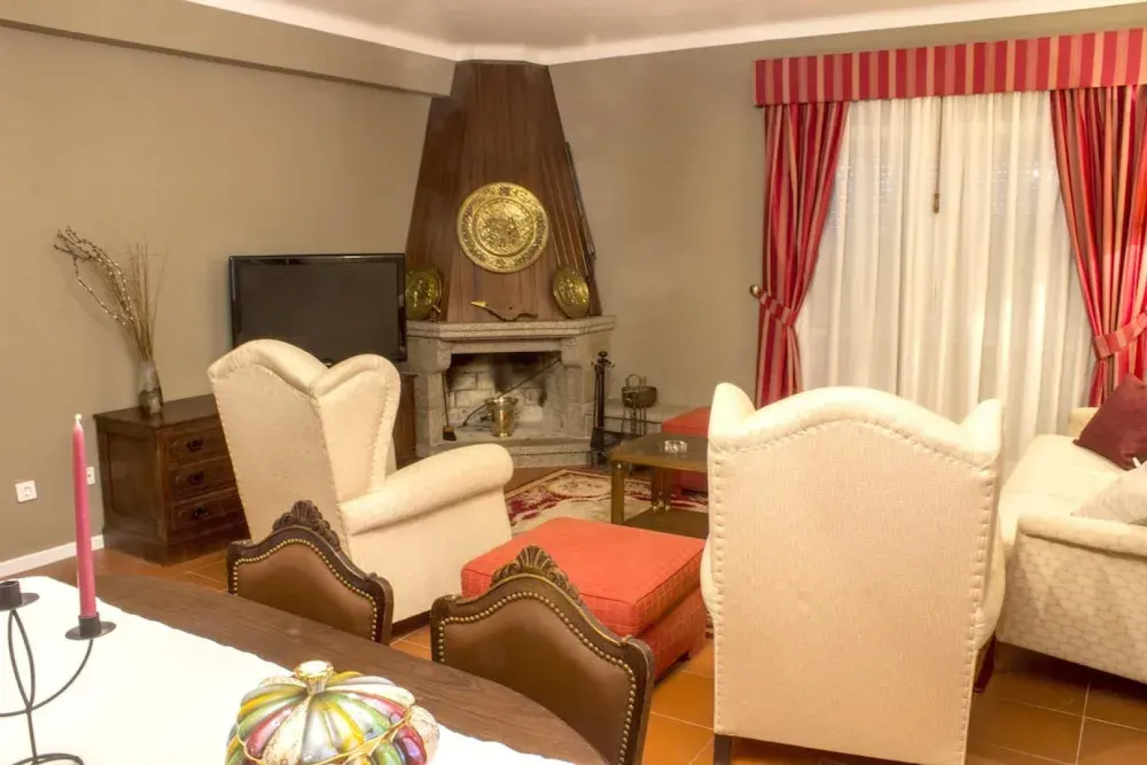House With 5 Bedrooms in Britiande, With Wonderful Mountain View, Encl