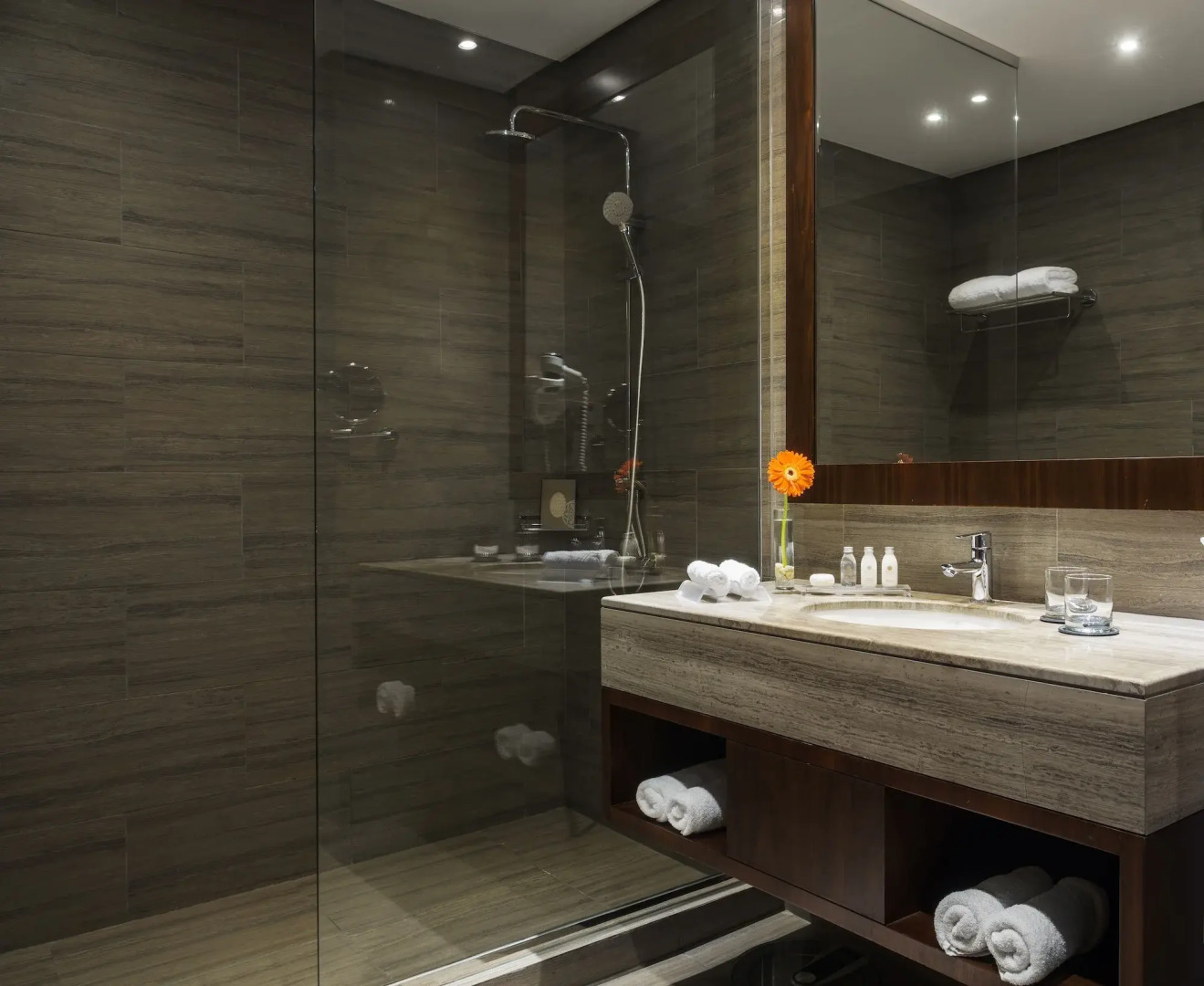 Bay La Sun Hotel & Marina