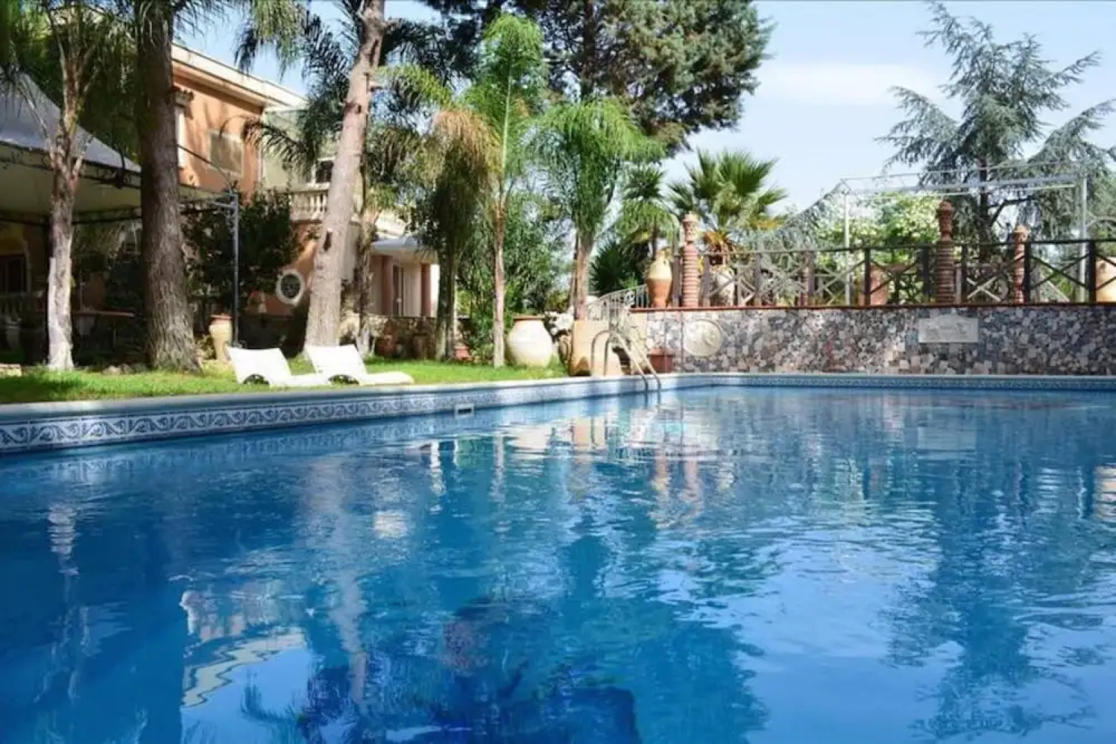 Casa Rubino - Confortevole Casa con Ampio Spazio Esterno e Piscina Privata
