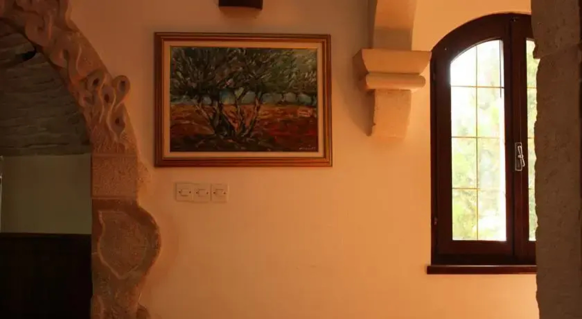 Holiday Home Natural Art House