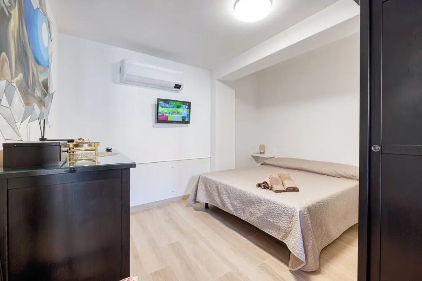 Merlo D - town center & private parking