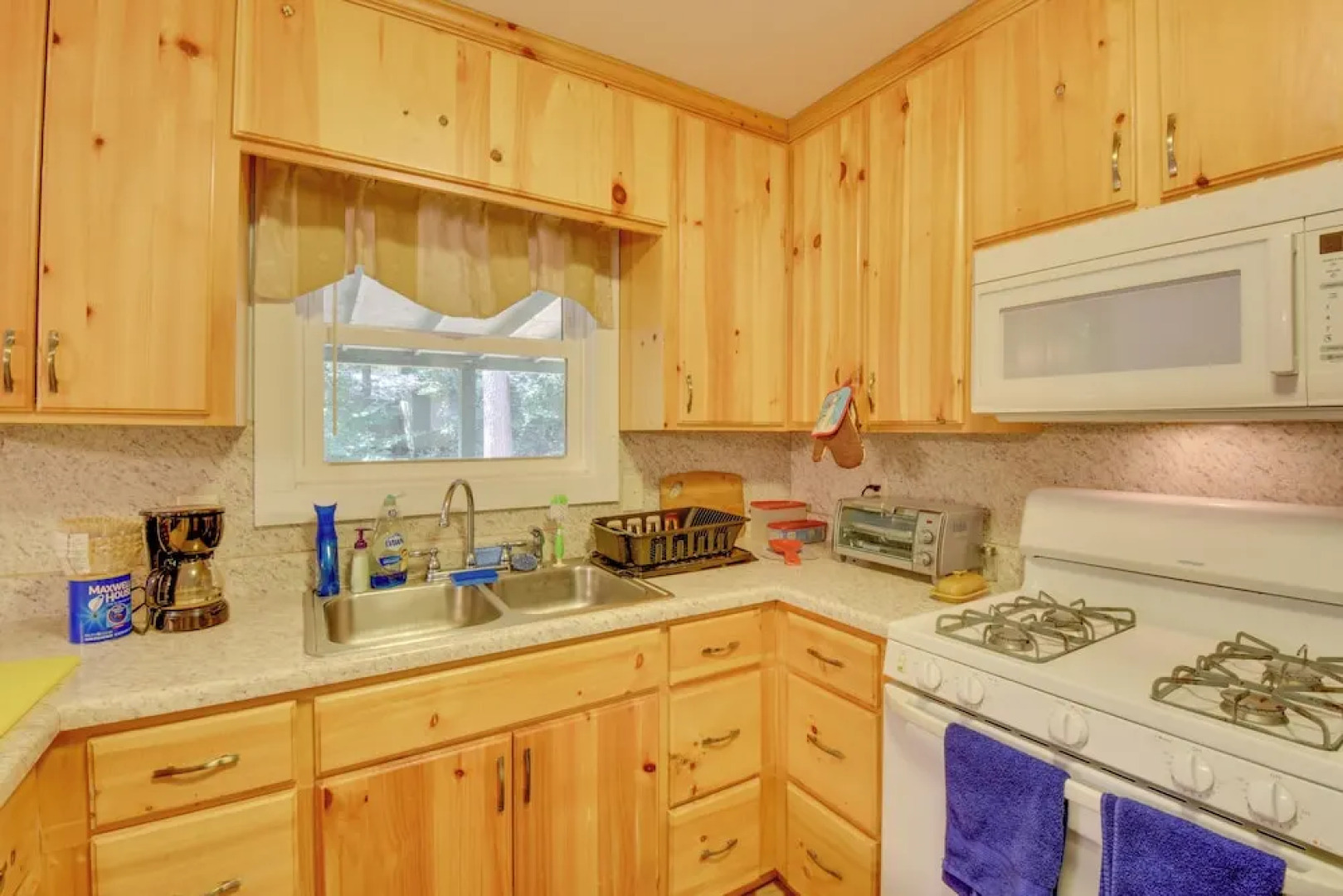 Peaceful Lake Hartwell Hideaway w/ Boat Dock!