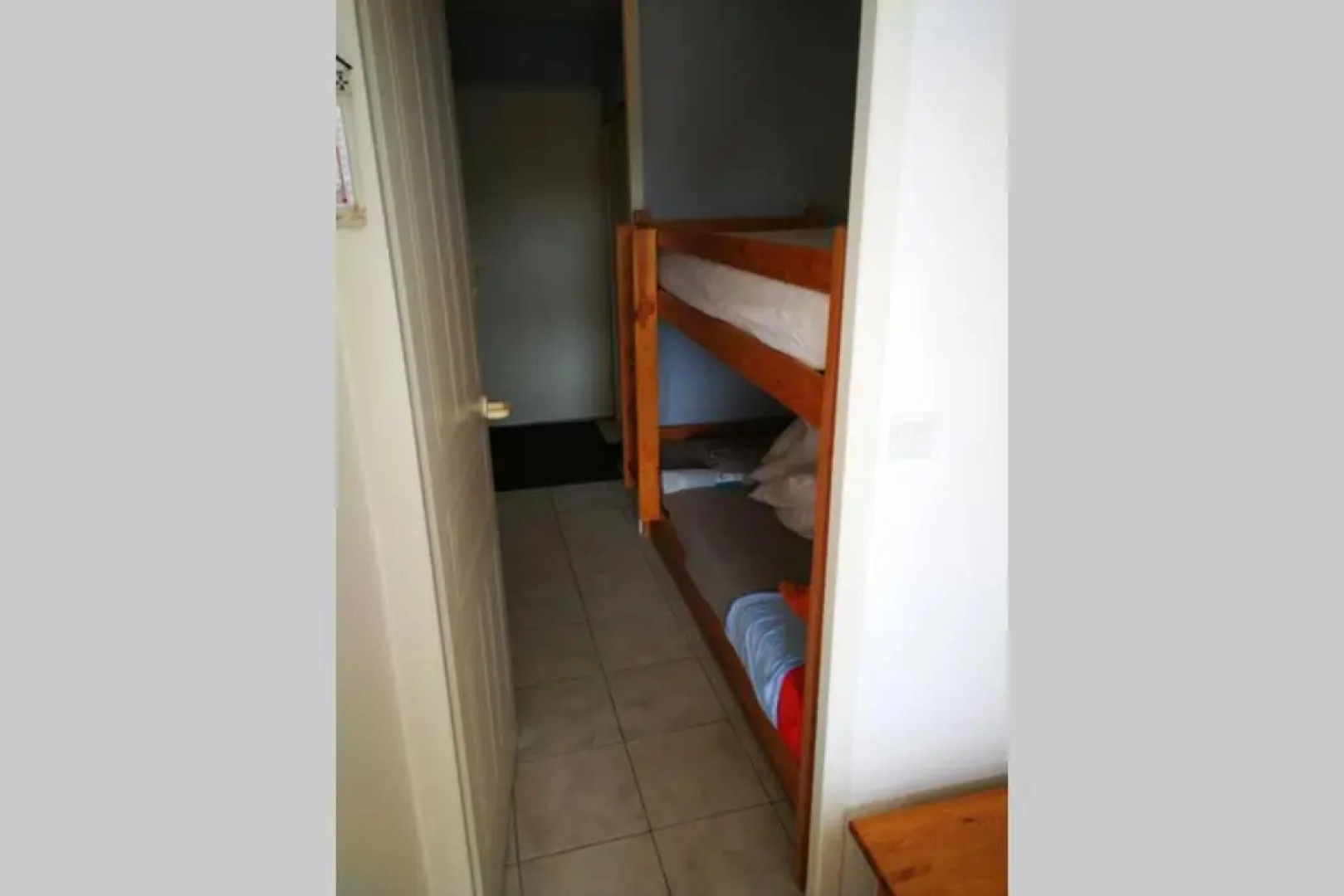 Appartement T2 cabine, capacité 4 personnes, à 600 m de la plage