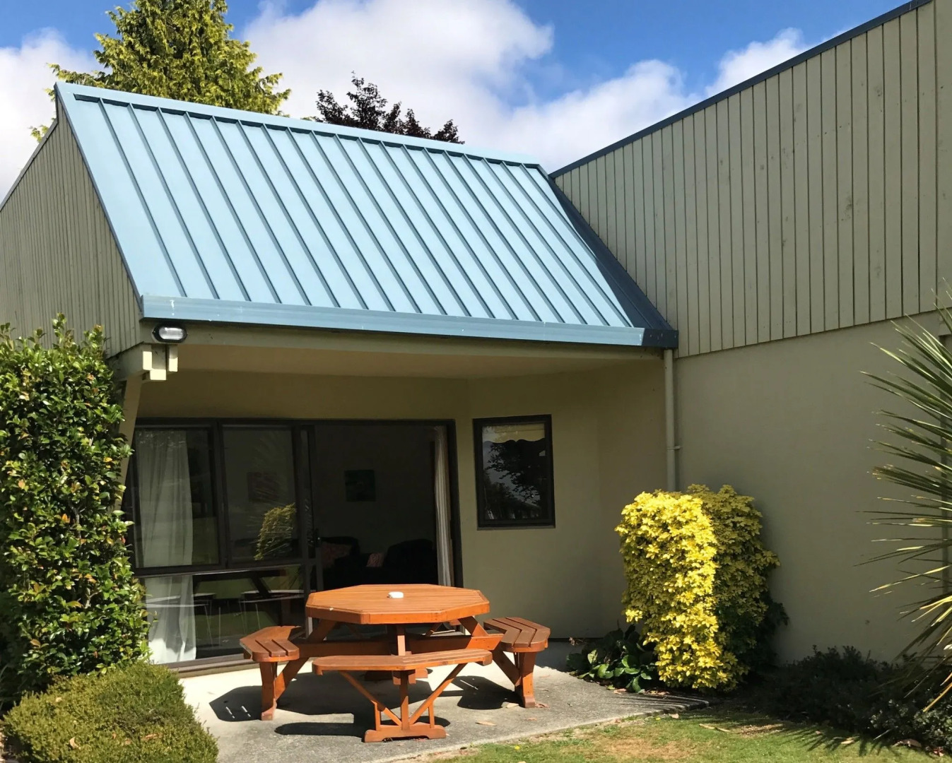 ASURE Explorer Motel & Apartments