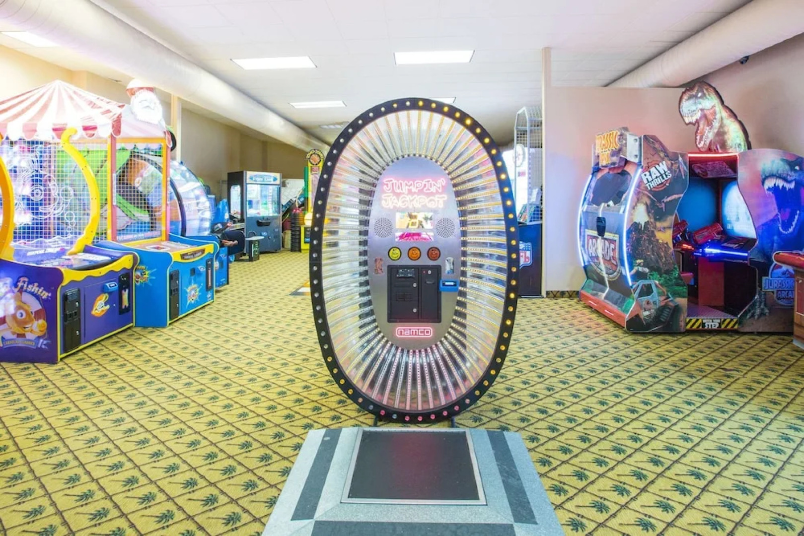 Ramada Tropics Resort / Conference Center Des Moines