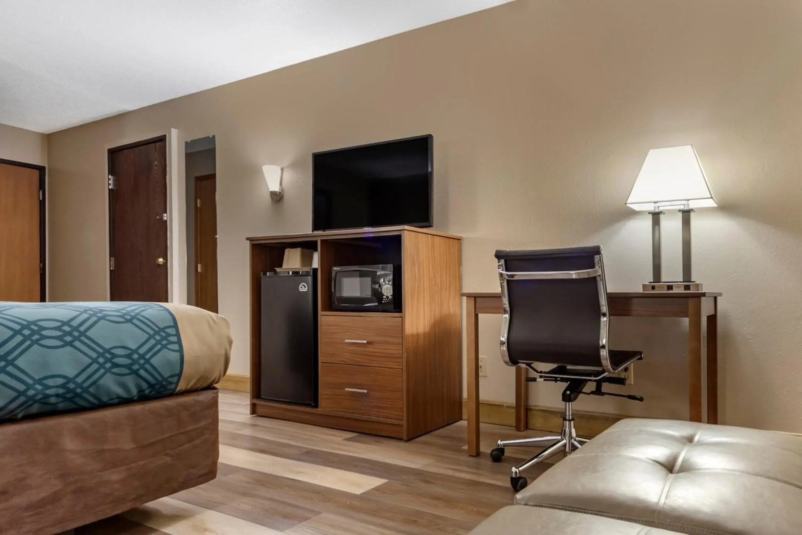 Econo Lodge Hays I-70
