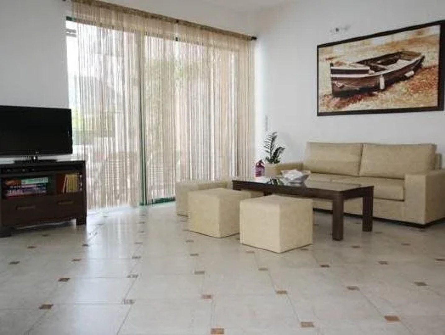 Konstantinos Hotel & Apartments