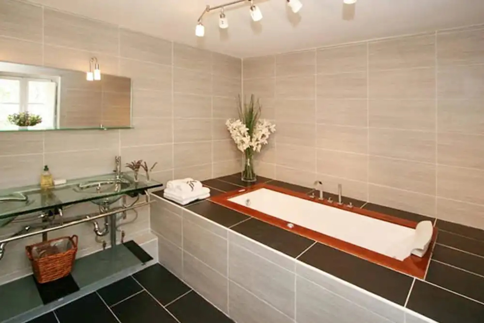 House With 5 Bedrooms in Sumène, With Wonderful Mountain View, Private