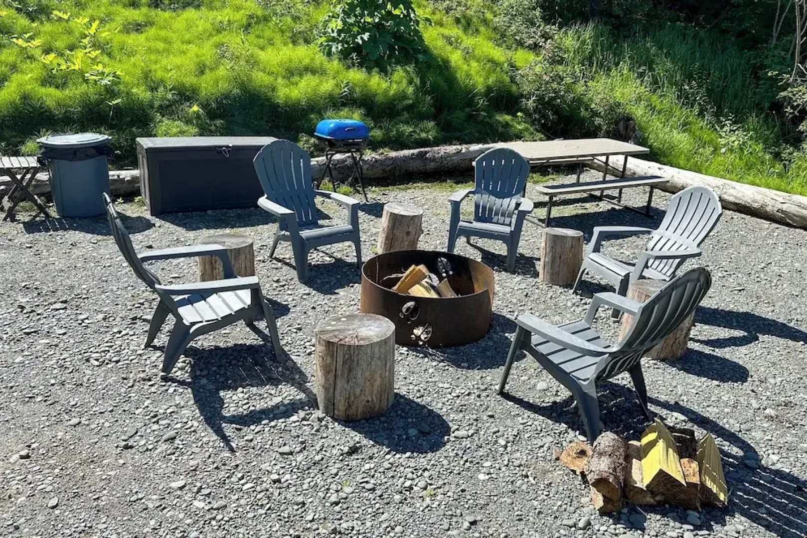 River Views & Fire Pit: Cozy Soldotna Apartment!