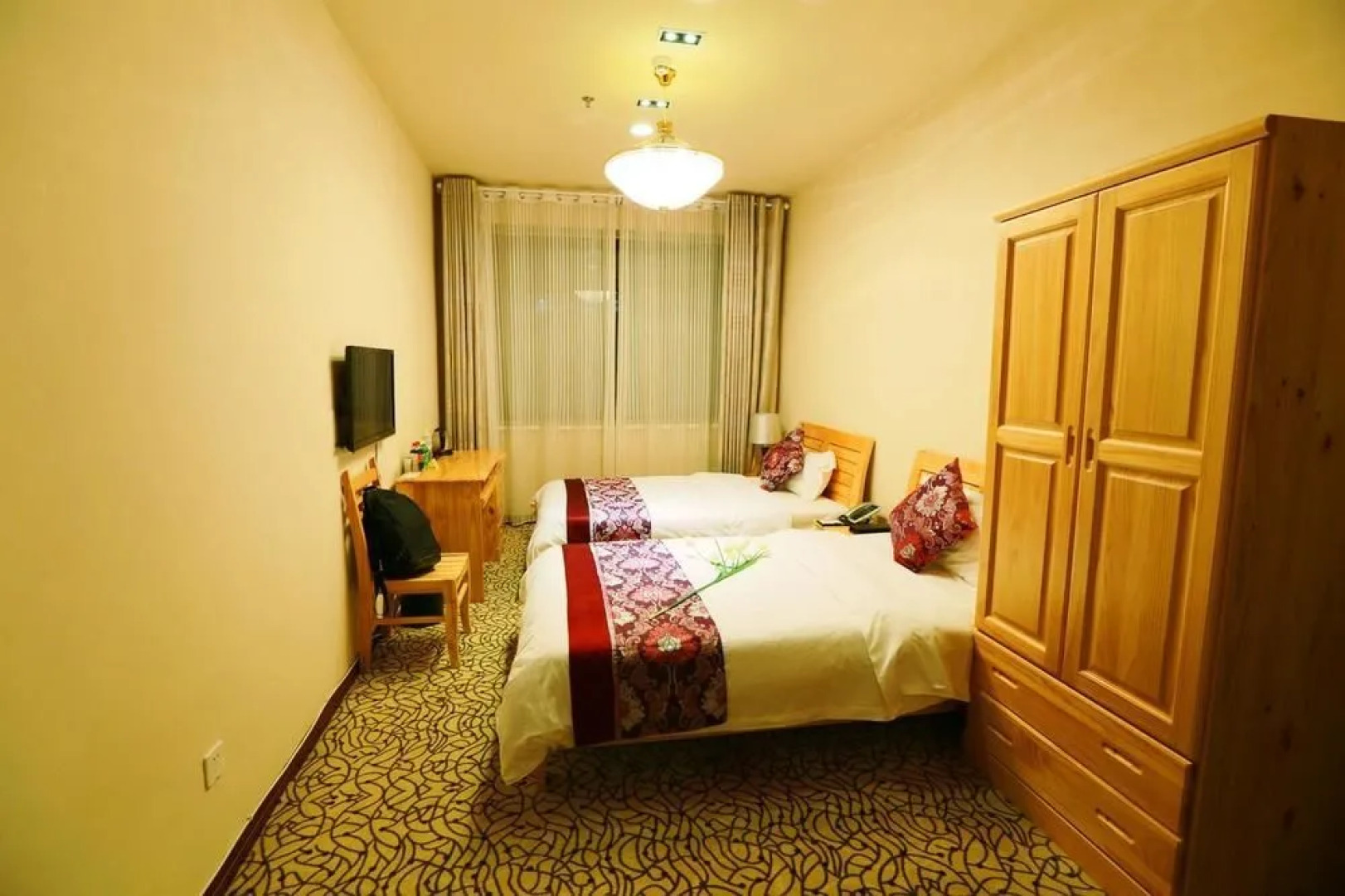 Qingdao Zhongyang Business Hotel