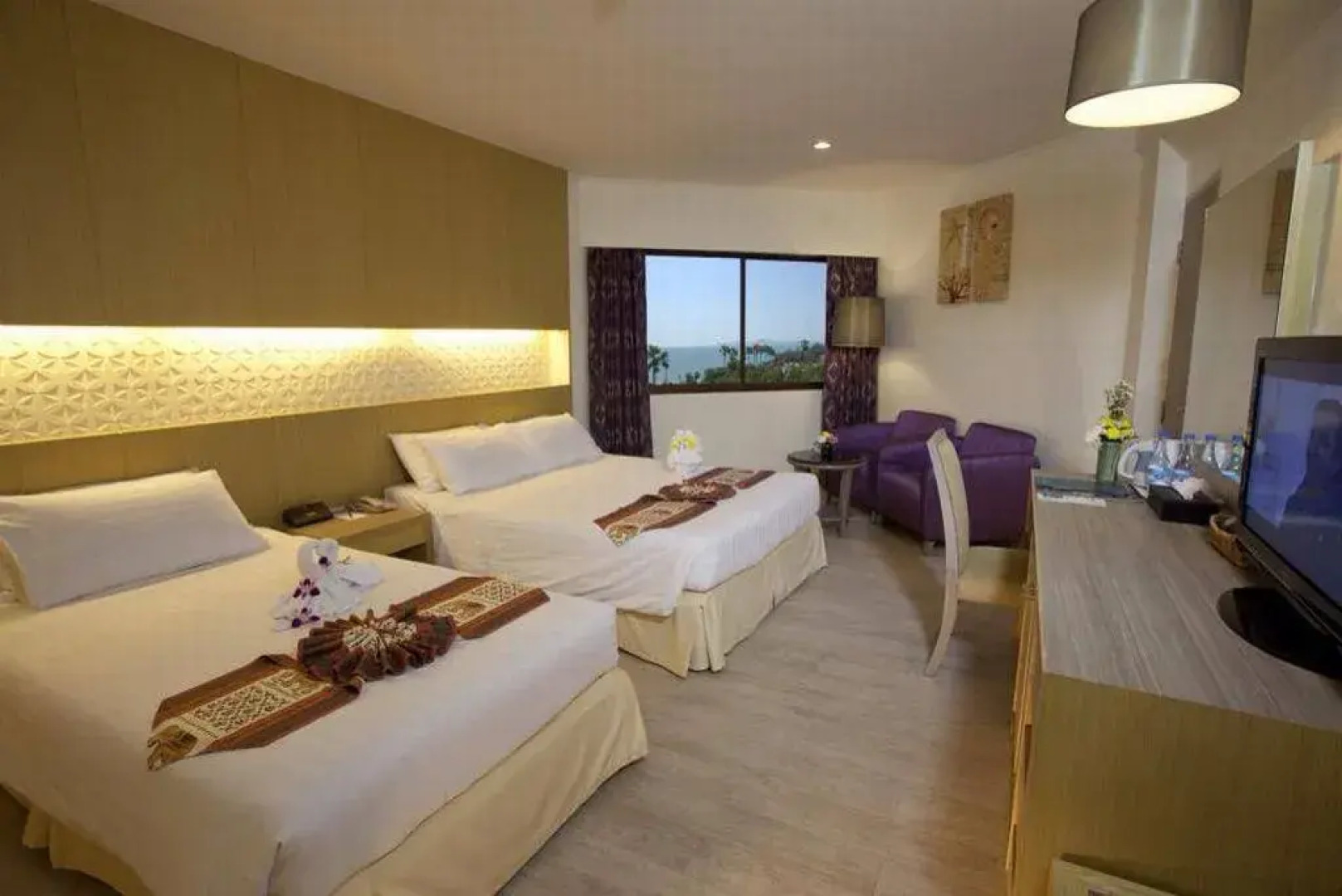 Jomtien Palm Beach Hotel And Resort