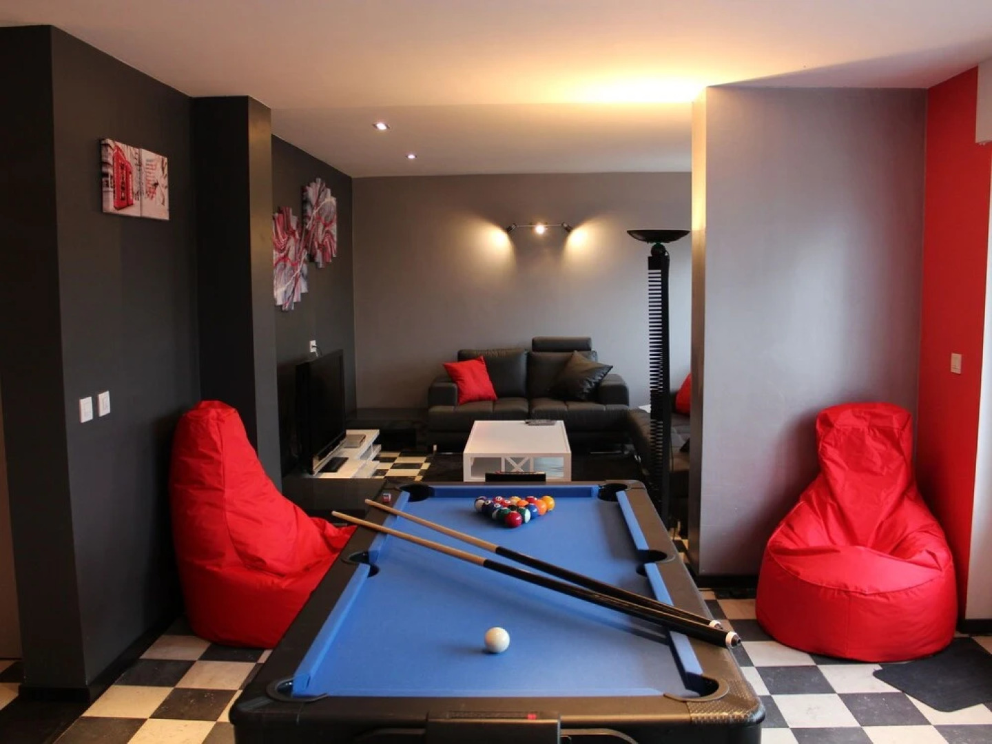 Gorgeous Group Residence For 20 People With Sauna Within Walking Distance Of The Beach