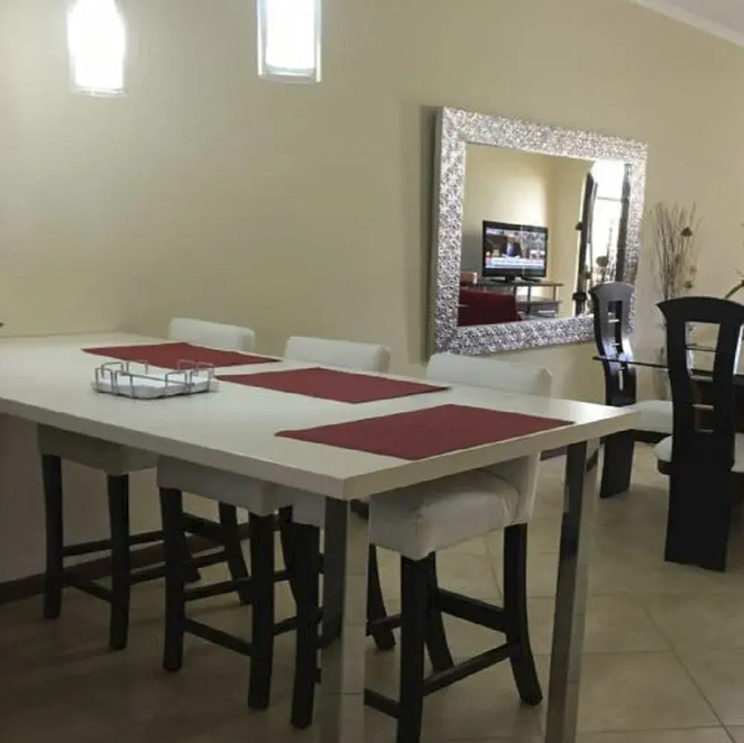 Gold Coast Luxurious and Stylish Condo