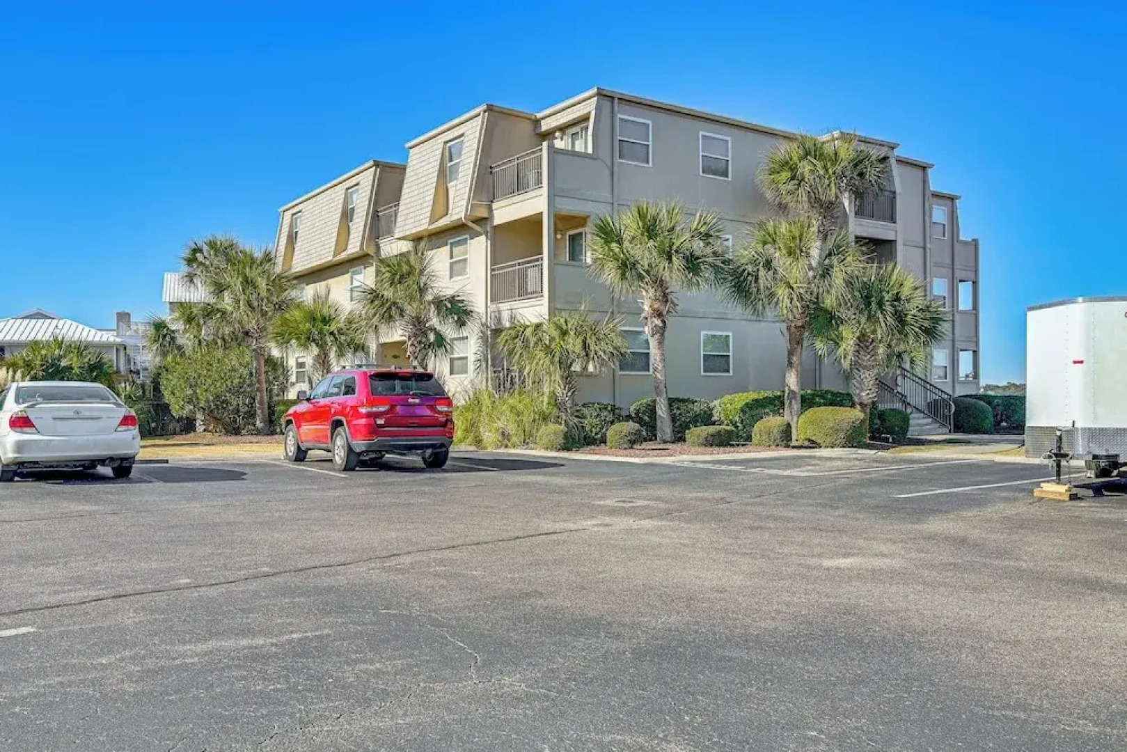 Waterfront Gem w/ Balcony in Garden City