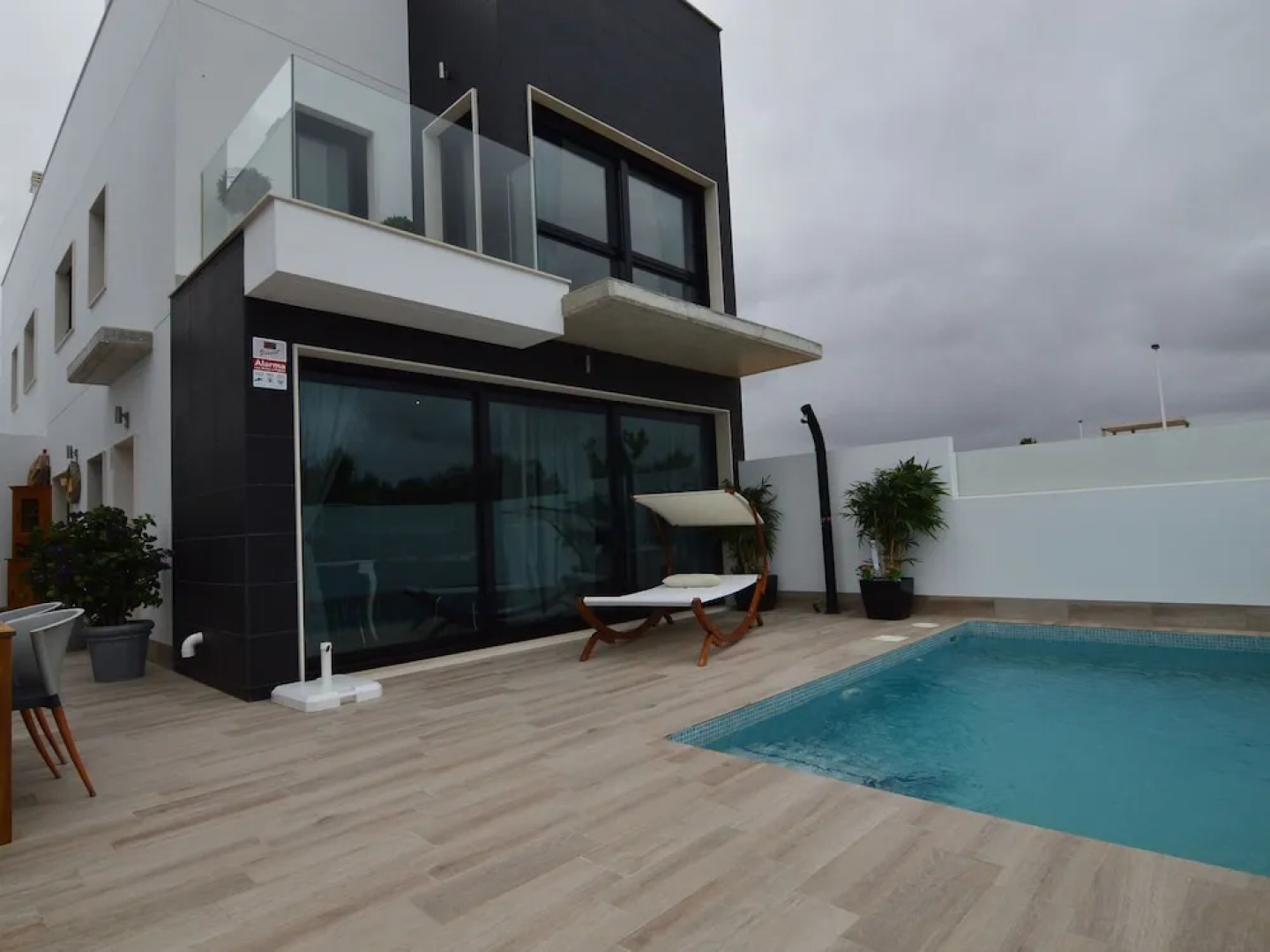 Attractive Holiday Home in San Pedro del Pinetar With Garden