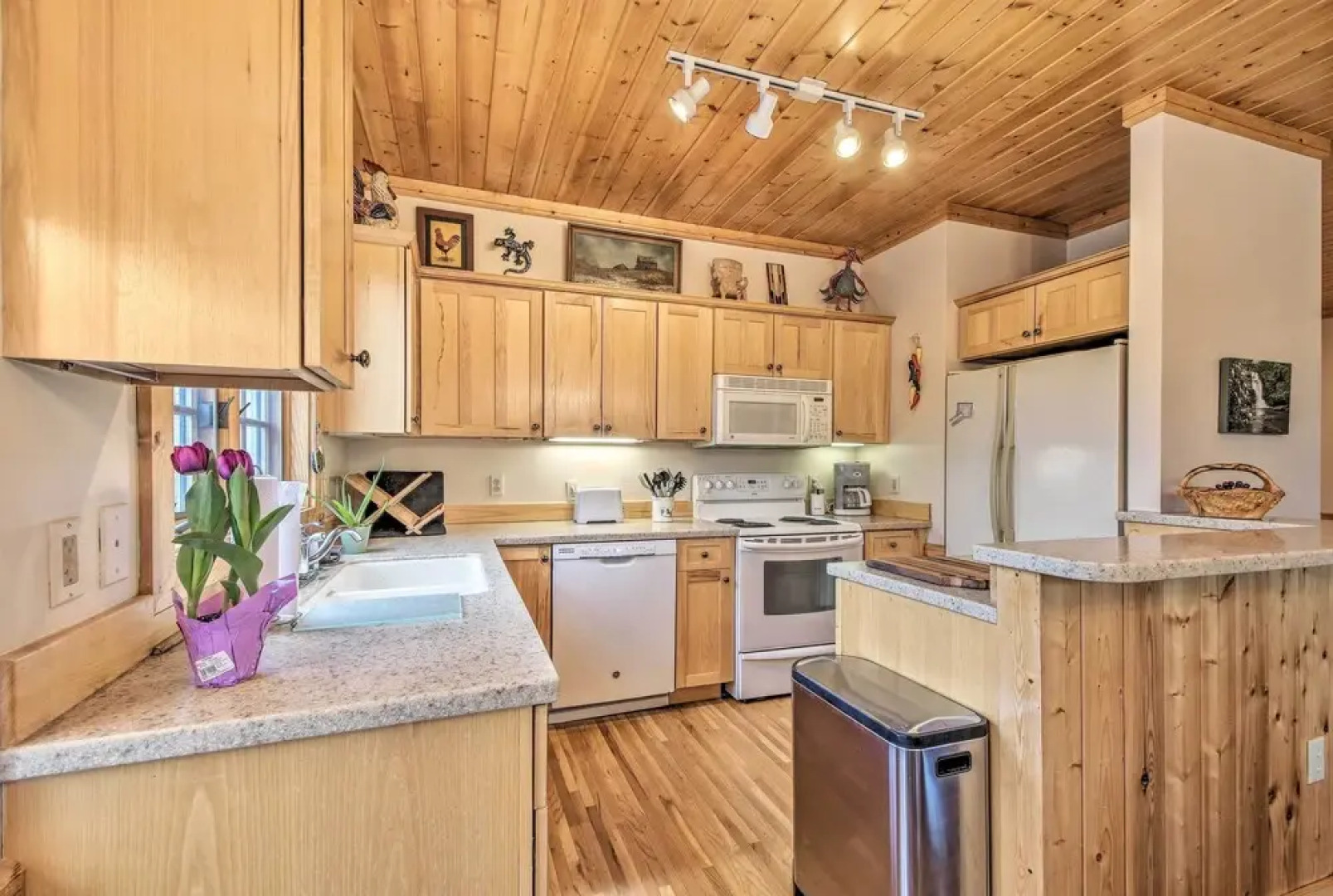 Trillium Links Condo w/ Deck Near Lake Glenville!