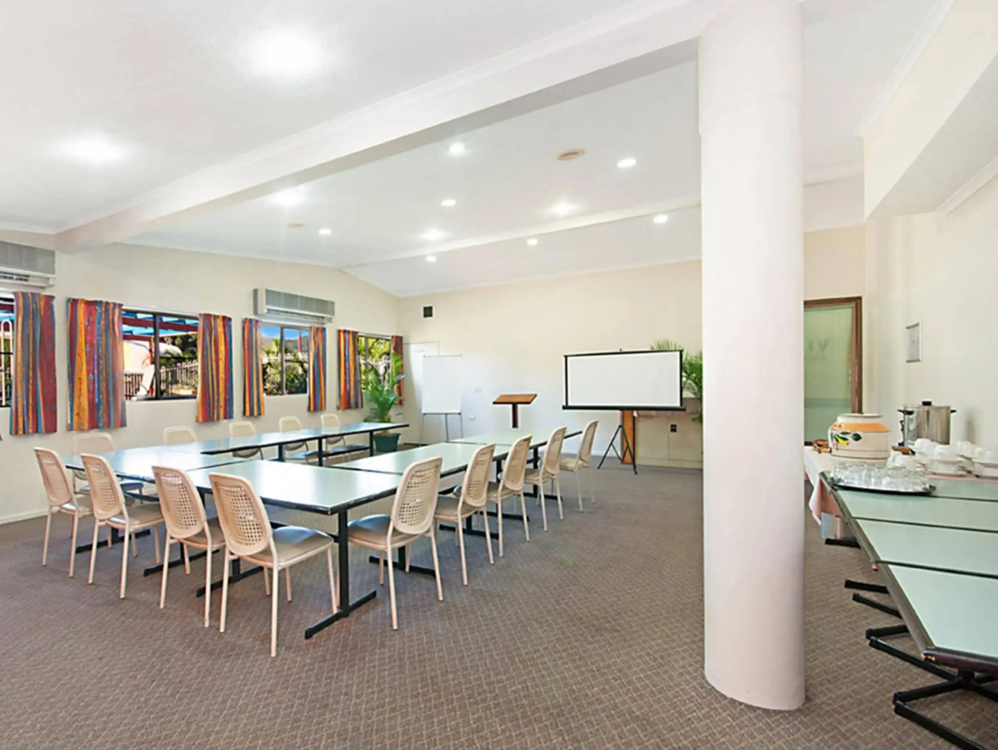Cluden Park Motor Inn