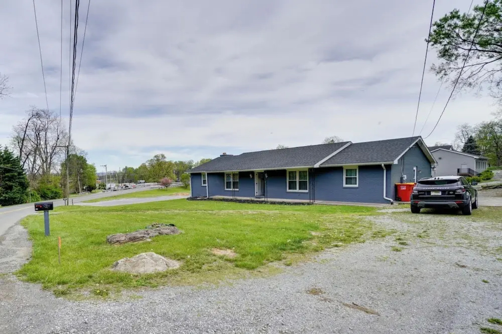Walk to Stores: Home in Historic Shepherdstown!