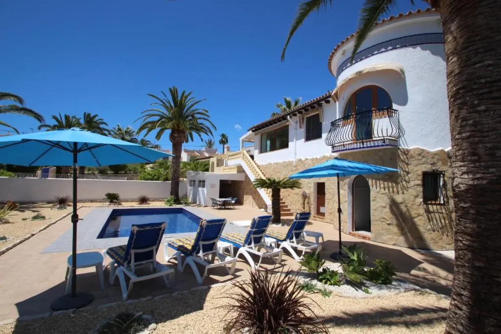 Golondrina - panoramic hillside holiday house in Moraira