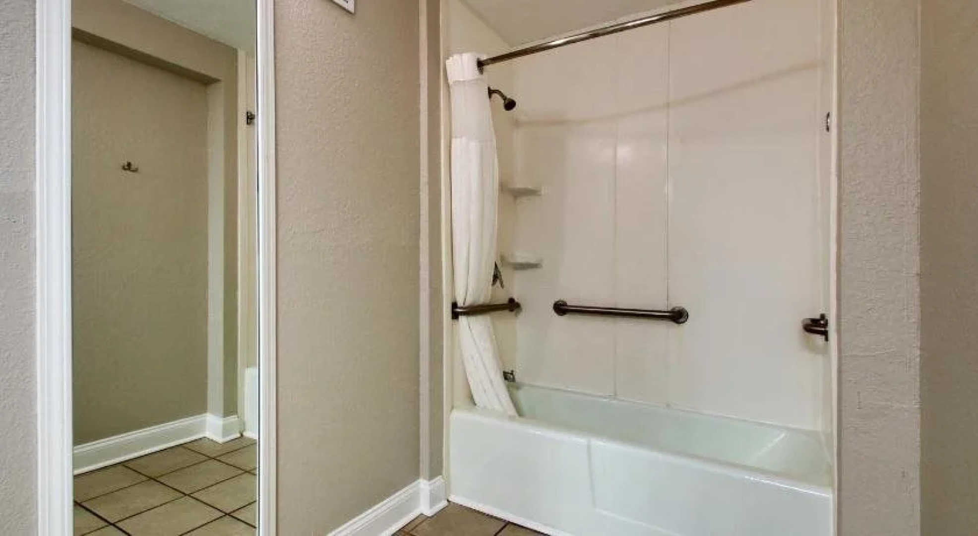 Islander Hotel & Resort