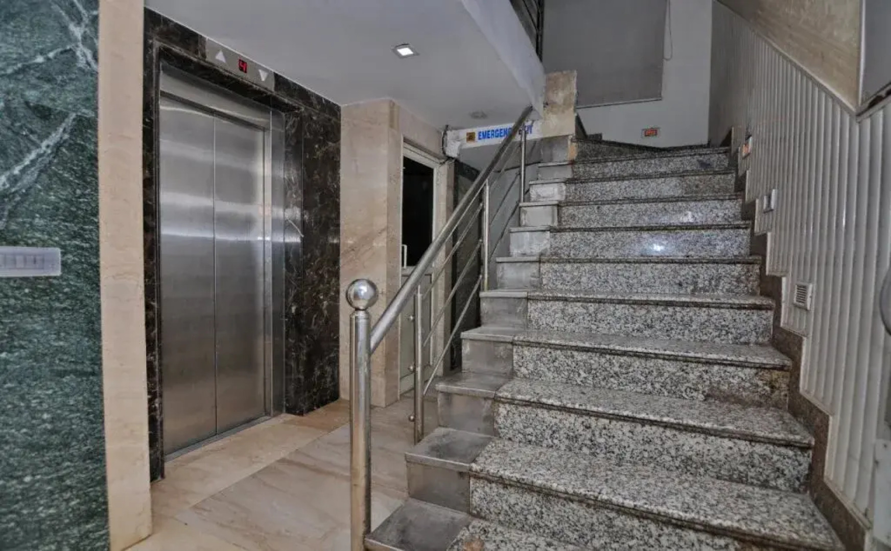 RB Grand Residency by OYO Rooms