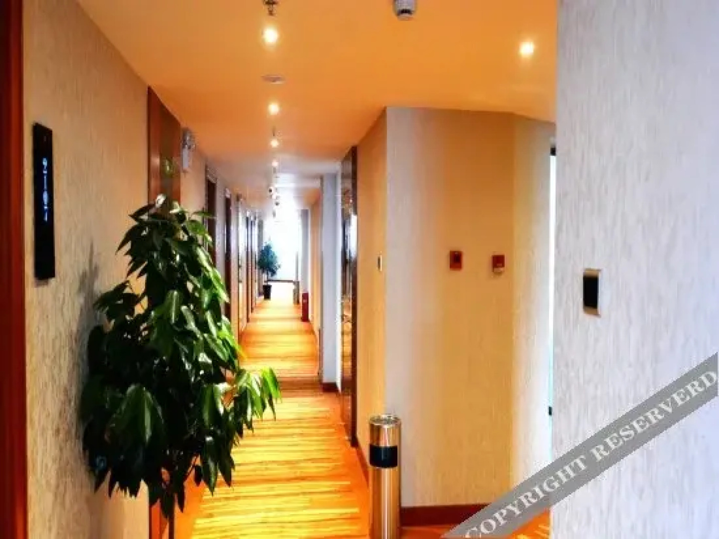 Peninsula Hotel (Xuancheng Xinglong International Plaza)