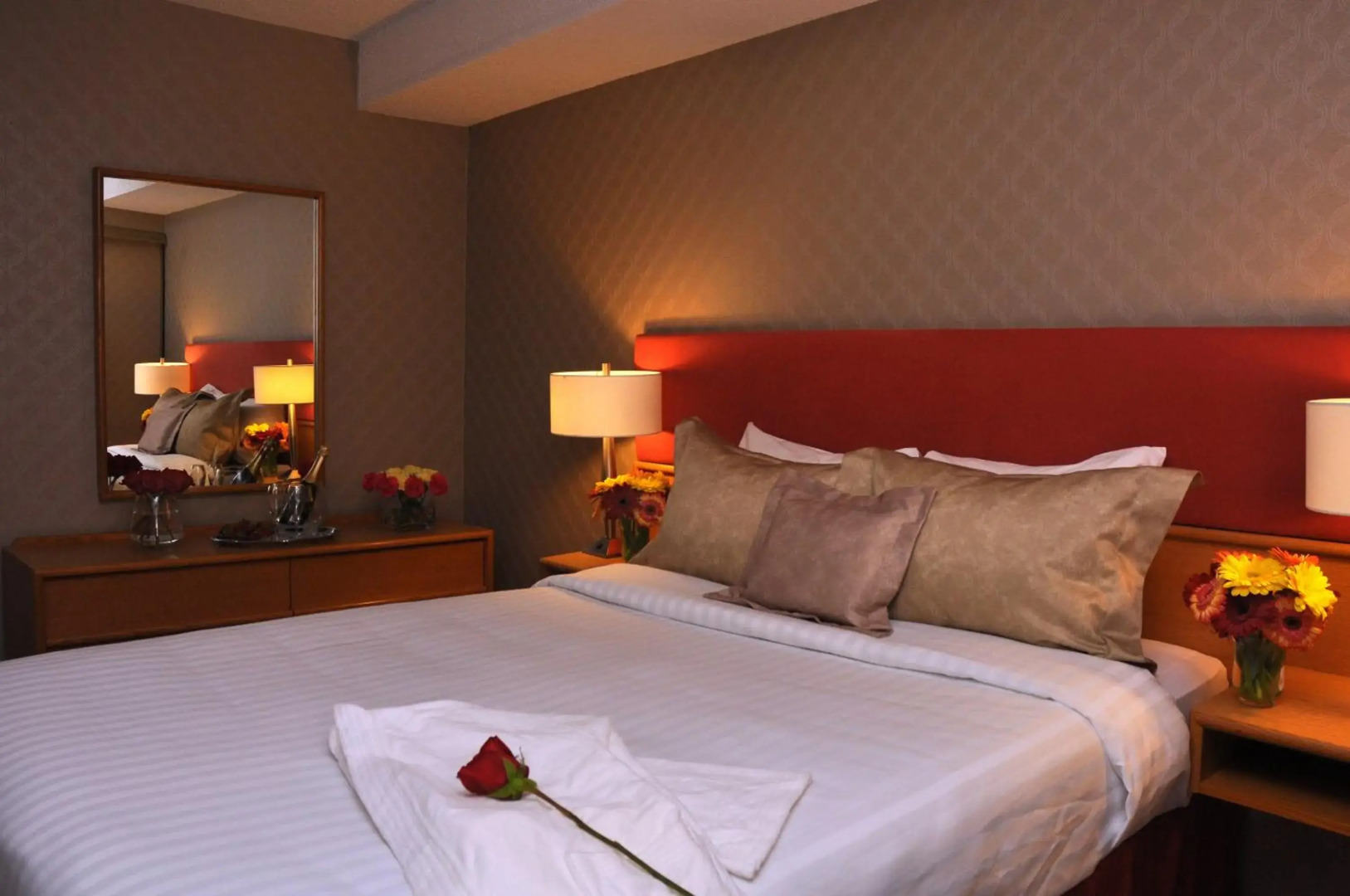 Cartier Place Suite Hotel