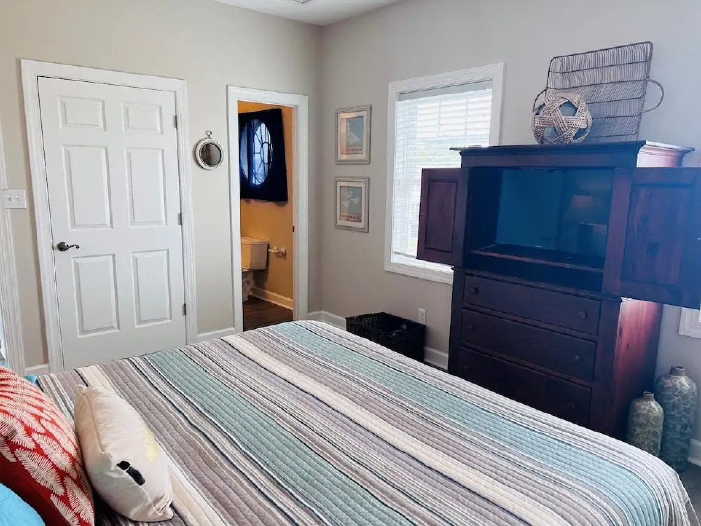 Sunny Times 4 Bedroom Home by RedAwning