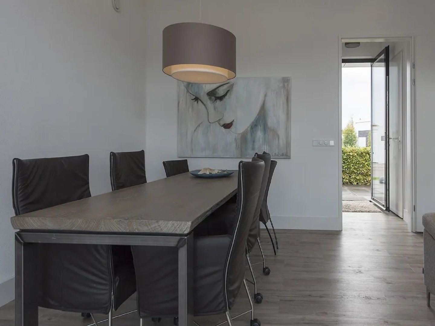 Luxury Villa With Private Jetty in Quiet Park